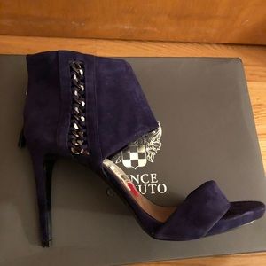 Brand new! Vince Camuto Freya heels